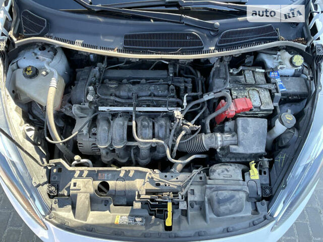 Форд Фієста, об'ємом двигуна 1.6 л та пробігом 64 тис. км за 9800 $, фото 4 на Automoto.ua