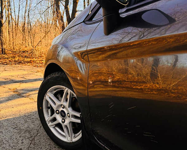 Форд Фиеста, объемом двигателя 1.6 л и пробегом 155 тыс. км за 9500 $, фото 9 на Automoto.ua