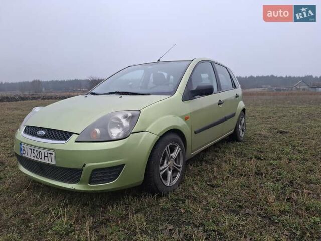 Желтый Форд Фиеста, объемом двигателя 1.39 л и пробегом 200 тыс. км за 3800 $, фото 2 на Automoto.ua