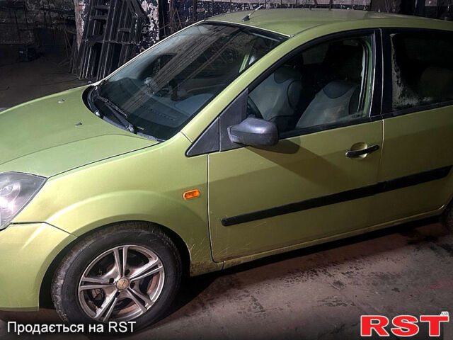 Жовтий Форд Фієста, об'ємом двигуна 1.4 л та пробігом 200 тис. км за 3799 $, фото 3 на Automoto.ua