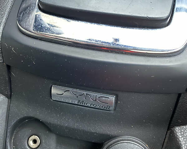 Жовтий Форд Фієста, об'ємом двигуна 1.6 л та пробігом 147 тис. км за 8000 $, фото 15 на Automoto.ua