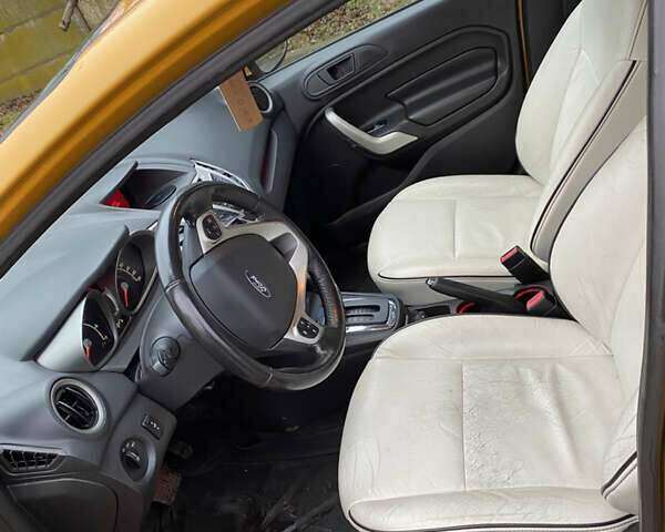 Жовтий Форд Фієста, об'ємом двигуна 1.6 л та пробігом 147 тис. км за 8000 $, фото 14 на Automoto.ua