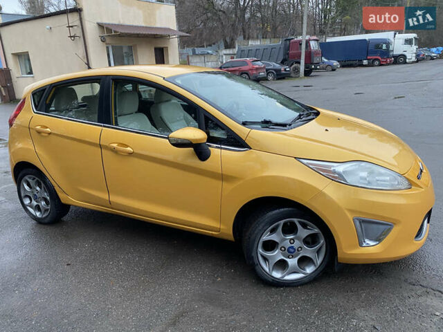 Жовтий Форд Фієста, об'ємом двигуна 1.6 л та пробігом 147 тис. км за 8000 $, фото 2 на Automoto.ua