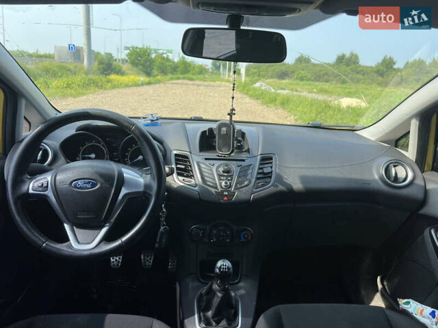 Жовтий Форд Фієста, об'ємом двигуна 1 л та пробігом 83 тис. км за 7000 $, фото 12 на Automoto.ua