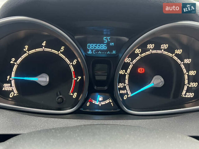 Жовтий Форд Фієста, об'ємом двигуна 1 л та пробігом 85 тис. км за 6250 $, фото 5 на Automoto.ua