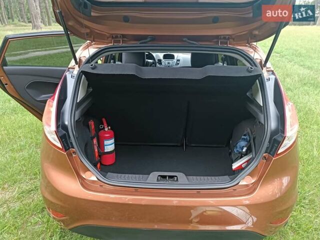 Желтый Форд Фиеста, объемом двигателя 1 л и пробегом 119 тыс. км за 5800 $, фото 13 на Automoto.ua