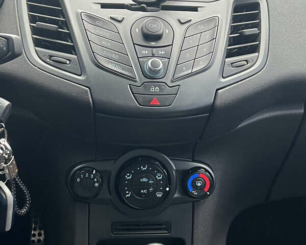 Жовтий Форд Фієста, об'ємом двигуна 1 л та пробігом 85 тис. км за 6250 $, фото 6 на Automoto.ua