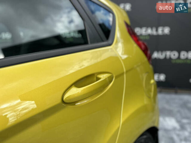 Форд Фієста 2015 у Вінниці на Automoto.ua Жовтий Форд Фієста, об'ємом двигуна 1 л та пробігом 87 тис. км за 9200 $, фото 26 на Automoto.ua