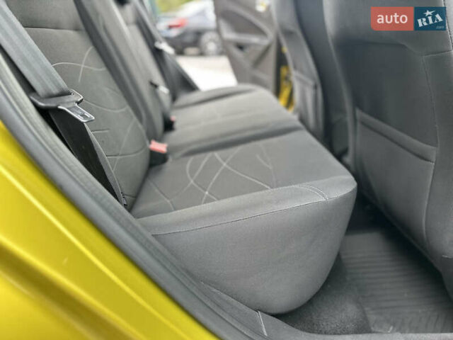 Форд Фієста 2015 у Вінниці на Automoto.ua Жовтий Форд Фієста, об'ємом двигуна 1 л та пробігом 87 тис. км за 9200 $, фото 47 на Automoto.ua