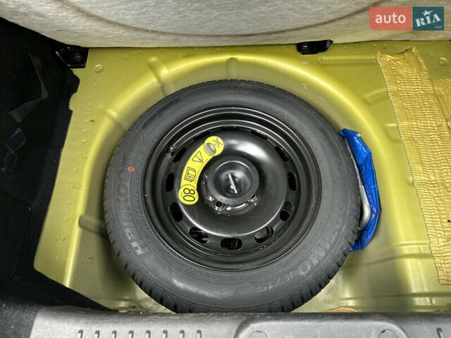 Форд Фієста 2015 у Вінниці на Automoto.ua Жовтий Форд Фієста, об'ємом двигуна 1 л та пробігом 87 тис. км за 9200 $, фото 45 на Automoto.ua