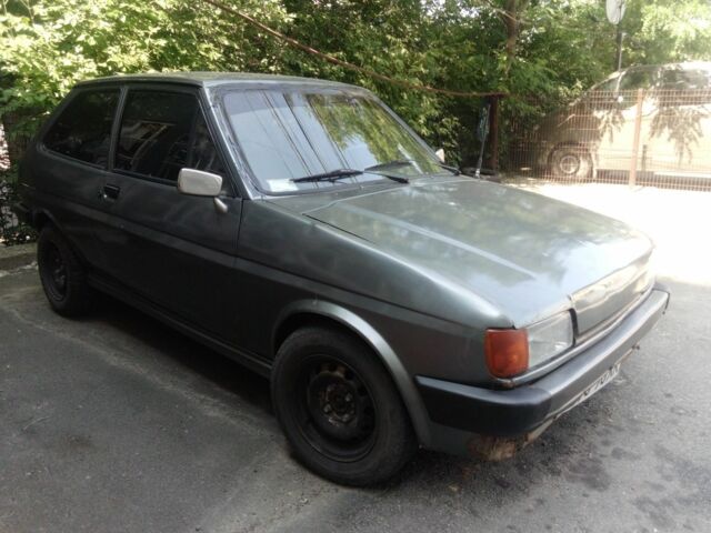 Серый Форд Фиеста, объемом двигателя 0 л и пробегом 1000 тыс. км за 899 $, фото 2 на Automoto.ua