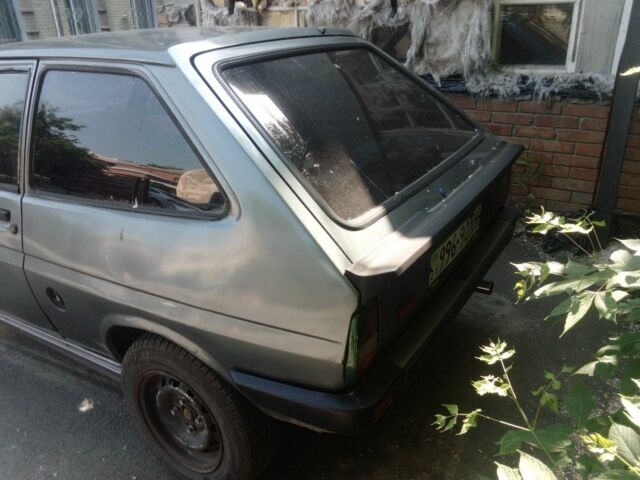 Серый Форд Фиеста, объемом двигателя 0 л и пробегом 1000 тыс. км за 899 $, фото 5 на Automoto.ua