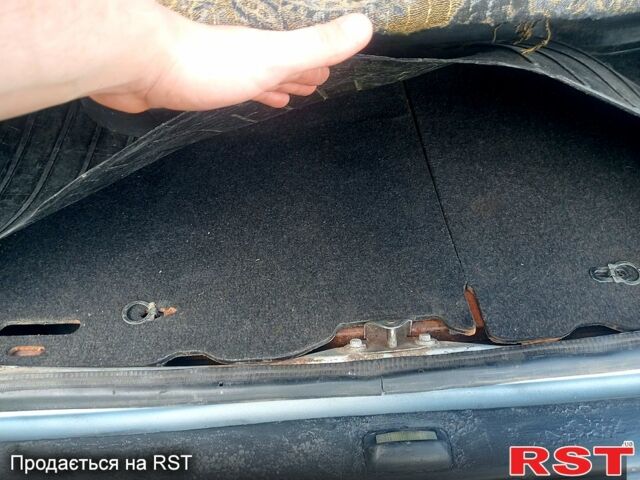 Сірий Форд Фієста, об'ємом двигуна 1.1 л та пробігом 80 тис. км за 950 $, фото 7 на Automoto.ua