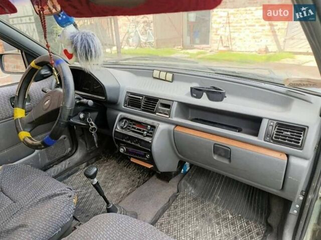 Серый Форд Фиеста, объемом двигателя 0 л и пробегом 100 тыс. км за 696 $, фото 5 на Automoto.ua