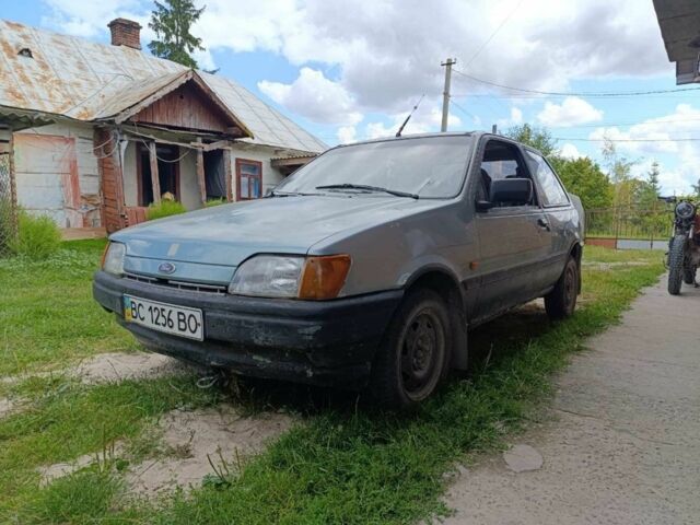 Серый Форд Фиеста, объемом двигателя 0 л и пробегом 100 тыс. км за 696 $, фото 3 на Automoto.ua