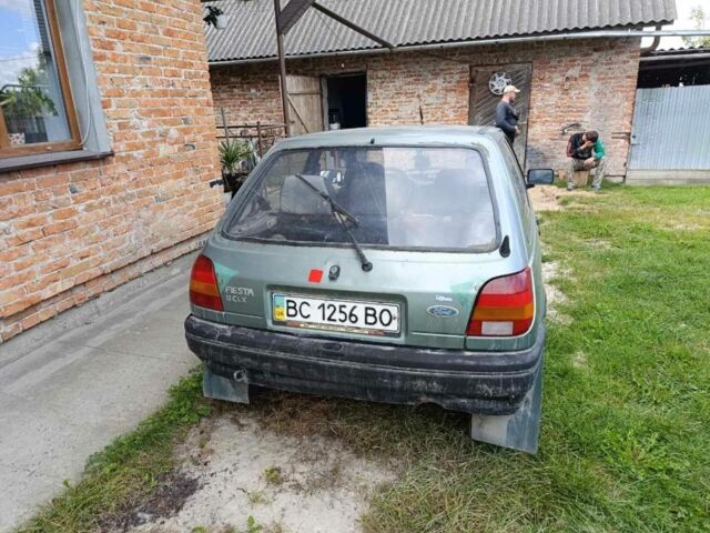 Серый Форд Фиеста, объемом двигателя 0 л и пробегом 100 тыс. км за 696 $, фото 1 на Automoto.ua