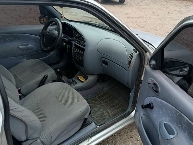 Сірий Форд Фієста, об'ємом двигуна 1.3 л та пробігом 200 тис. км за 1750 $, фото 10 на Automoto.ua