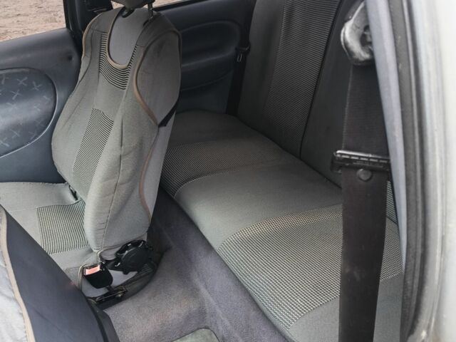 Сірий Форд Фієста, об'ємом двигуна 1.3 л та пробігом 200 тис. км за 1750 $, фото 9 на Automoto.ua