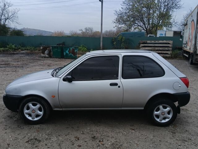 Сірий Форд Фієста, об'ємом двигуна 1.3 л та пробігом 200 тис. км за 1750 $, фото 6 на Automoto.ua