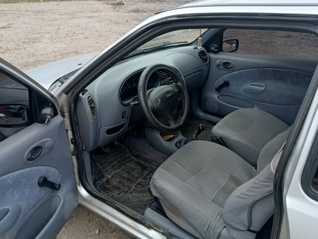 Сірий Форд Фієста, об'ємом двигуна 1.3 л та пробігом 200 тис. км за 1750 $, фото 11 на Automoto.ua