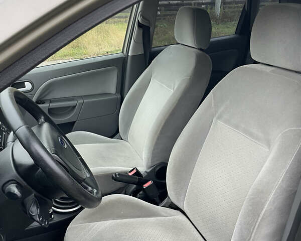 Серый Форд Фиеста, объемом двигателя 1.4 л и пробегом 237 тыс. км за 3500 $, фото 10 на Automoto.ua