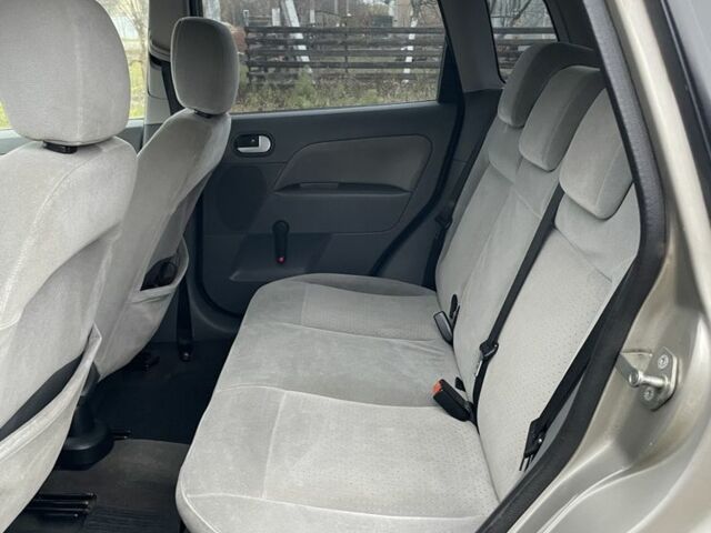 Серый Форд Фиеста, объемом двигателя 1.4 л и пробегом 237 тыс. км за 3500 $, фото 8 на Automoto.ua