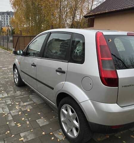 Сірий Форд Фієста, об'ємом двигуна 1.3 л та пробігом 187 тис. км за 3400 $, фото 5 на Automoto.ua