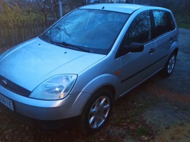 Серый Форд Фиеста, объемом двигателя 1.3 л и пробегом 187 тыс. км за 3400 $, фото 12 на Automoto.ua