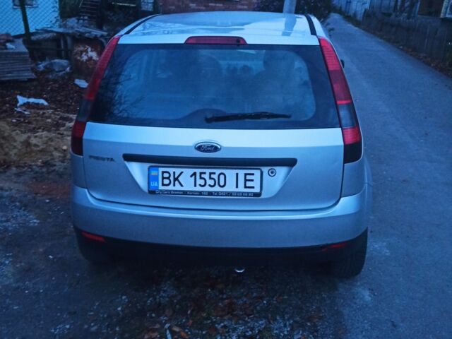 Серый Форд Фиеста, объемом двигателя 1.3 л и пробегом 187 тыс. км за 3400 $, фото 10 на Automoto.ua