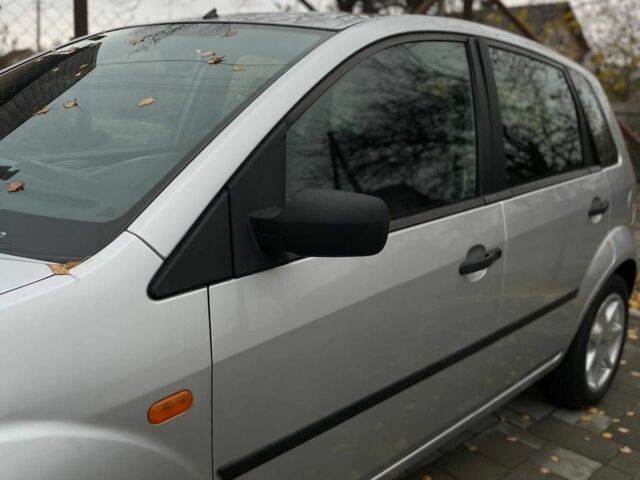 Серый Форд Фиеста, объемом двигателя 1.3 л и пробегом 187 тыс. км за 3400 $, фото 3 на Automoto.ua