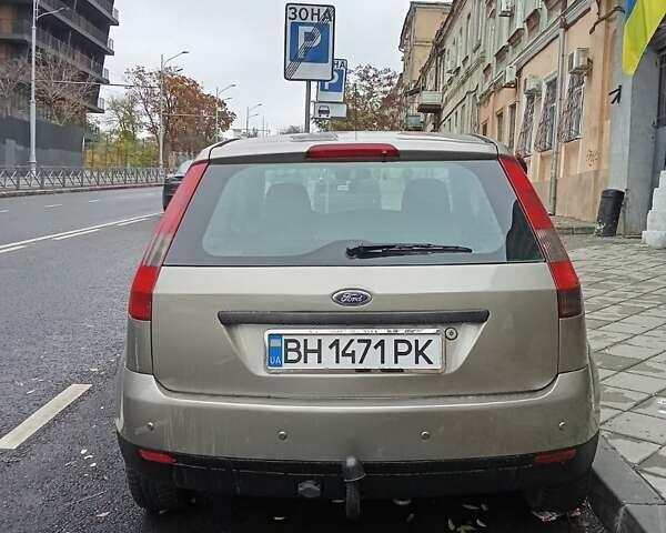 Серый Форд Фиеста, объемом двигателя 1.3 л и пробегом 300 тыс. км за 2900 $, фото 2 на Automoto.ua