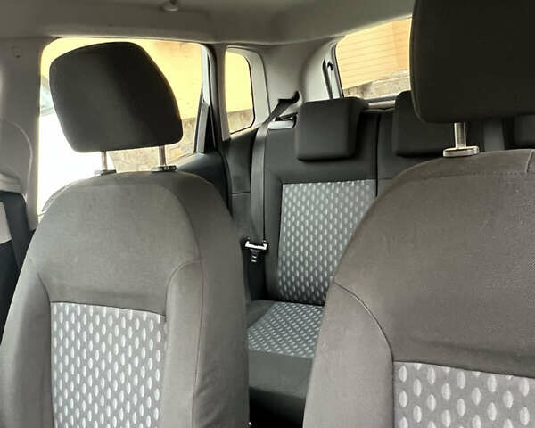 Сірий Форд Фієста, об'ємом двигуна 1.39 л та пробігом 245 тис. км за 3500 $, фото 8 на Automoto.ua