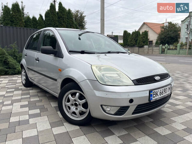 Сірий Форд Фієста, об'ємом двигуна 1.38 л та пробігом 274 тис. км за 2550 $, фото 1 на Automoto.ua