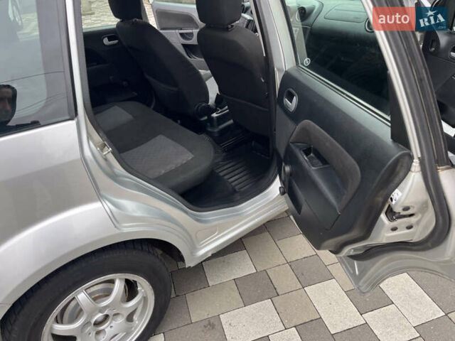Сірий Форд Фієста, об'ємом двигуна 1.38 л та пробігом 274 тис. км за 2550 $, фото 6 на Automoto.ua