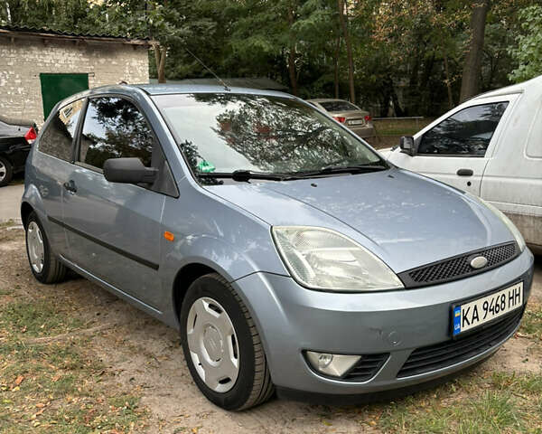 Серый Форд Фиеста, объемом двигателя 1.3 л и пробегом 115 тыс. км за 3500 $, фото 2 на Automoto.ua