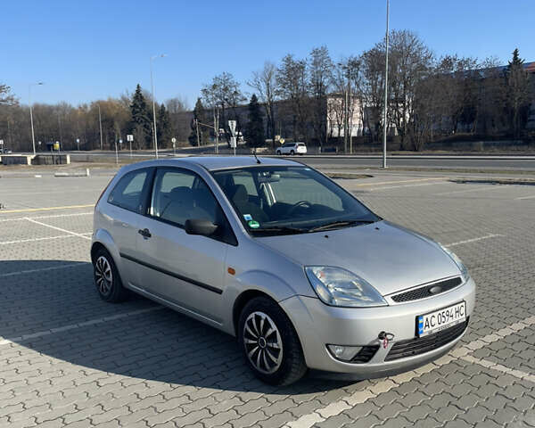 Сірий Форд Фієста, об'ємом двигуна 1.39 л та пробігом 110 тис. км за 3400 $, фото 2 на Automoto.ua