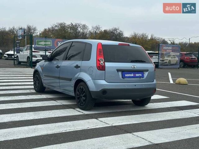 Серый Форд Фиеста, объемом двигателя 1.4 л и пробегом 298 тыс. км за 3850 $, фото 6 на Automoto.ua