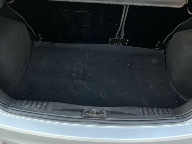 Сірий Форд Фієста, об'ємом двигуна 1.4 л та пробігом 182 тис. км за 4200 $, фото 21 на Automoto.ua