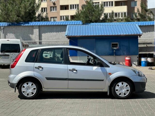 Сірий Форд Фієста, об'ємом двигуна 1.4 л та пробігом 214 тис. км за 3890 $, фото 3 на Automoto.ua