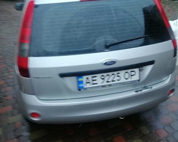 Сірий Форд Фієста, об'ємом двигуна 1.4 л та пробігом 200 тис. км за 4450 $, фото 17 на Automoto.ua
