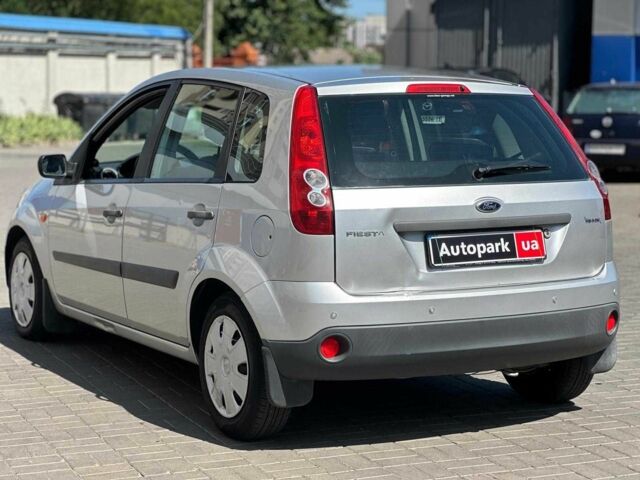 Сірий Форд Фієста, об'ємом двигуна 1.4 л та пробігом 214 тис. км за 3890 $, фото 6 на Automoto.ua