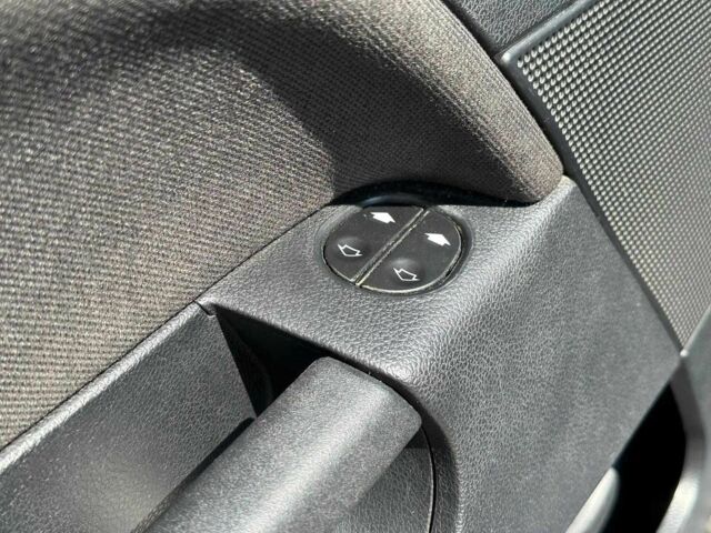 Сірий Форд Фієста, об'ємом двигуна 1.4 л та пробігом 214 тис. км за 3890 $, фото 10 на Automoto.ua