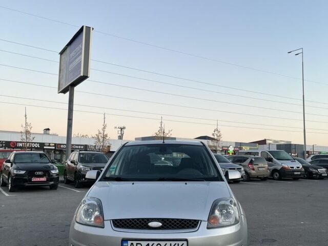 Сірий Форд Фієста, об'ємом двигуна 1.4 л та пробігом 182 тис. км за 4200 $, фото 2 на Automoto.ua