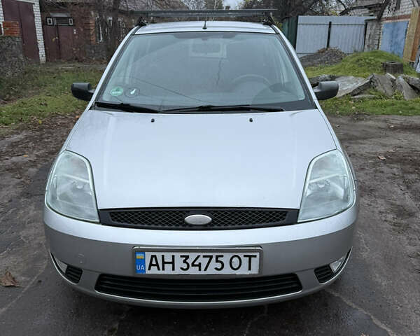 Серый Форд Фиеста, объемом двигателя 0 л и пробегом 190 тыс. км за 3700 $, фото 1 на Automoto.ua