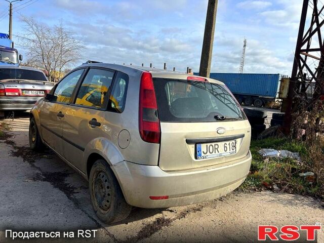 Серый Форд Фиеста, объемом двигателя 1.4 л и пробегом 254 тыс. км за 999 $, фото 4 на Automoto.ua