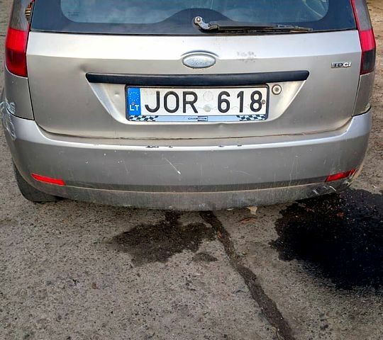 Серый Форд Фиеста, объемом двигателя 1.4 л и пробегом 254 тыс. км за 999 $, фото 1 на Automoto.ua