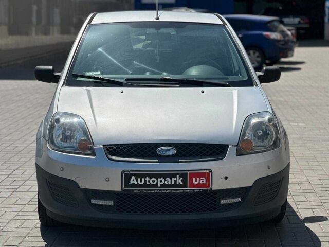 Сірий Форд Фієста, об'ємом двигуна 1.4 л та пробігом 214 тис. км за 3890 $, фото 1 на Automoto.ua