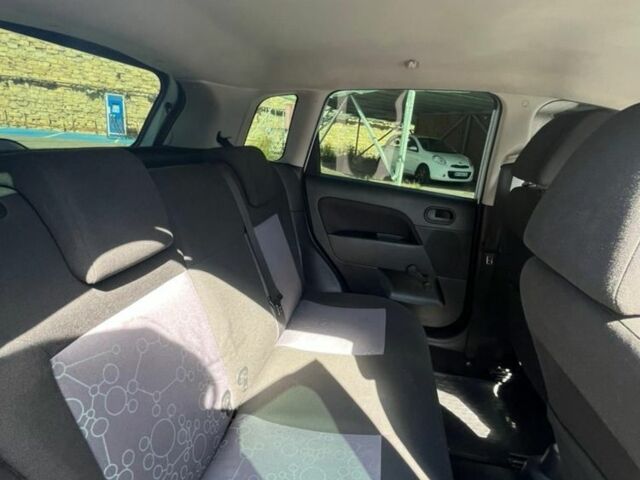 Серый Форд Фиеста, объемом двигателя 1.4 л и пробегом 298 тыс. км за 3800 $, фото 3 на Automoto.ua