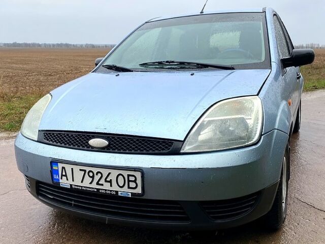 Серый Форд Фиеста, объемом двигателя 1.3 л и пробегом 0 тыс. км за 3500 $, фото 5 на Automoto.ua