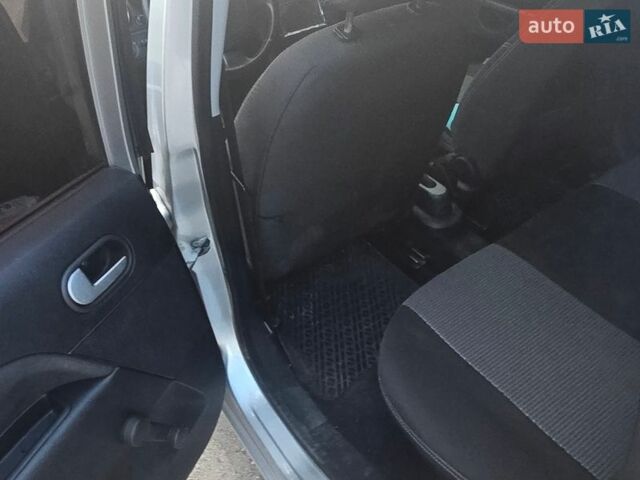 Сірий Форд Фієста, об'ємом двигуна 1.4 л та пробігом 173 тис. км за 4250 $, фото 16 на Automoto.ua